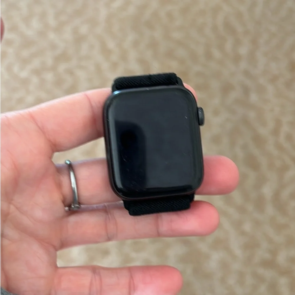 Apple Watch - Picture 2 of 2